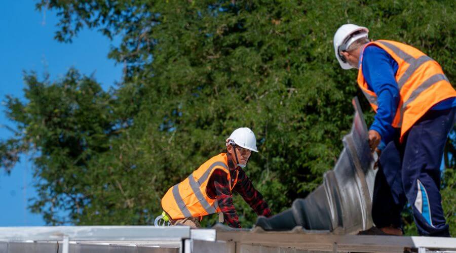 Professional gutter cleaning in Pathfork, KY